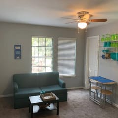 Studio in quiet neighborhood