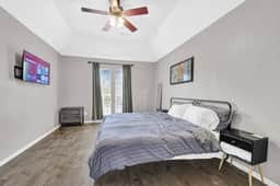 Quiet 4BR Near Nasa & Kemah, King Bed, Bbq, Patio - Holiday Home