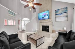 Quiet 4BR Near Nasa & Kemah, King Bed, Bbq, Patio - Holiday Home