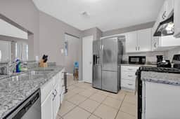 Quiet 4BR Near Nasa & Kemah, King Bed, Bbq, Patio - Holiday Home