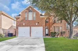 New 5BR/2.5 Ba. Hwy6/Copperfield - Image 2