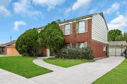 15min to IAH: 6BR, 500Mbps, Pets OK,30min Downtown - Image 2