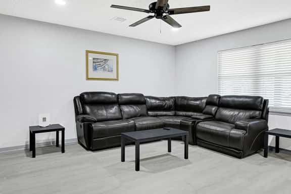 Large Updated Baytown Home • 5BR/3BA • Sleeps 12 - Image 1