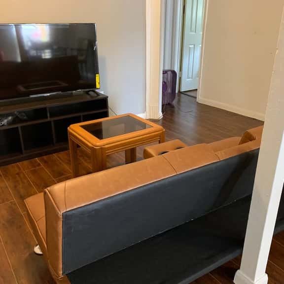 IAH/Guesthouse with Kitchen - Image 1