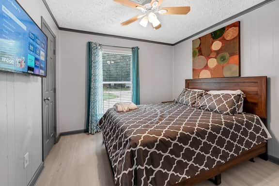 Spacious 4BR Near NASA & Kemah, King Bed