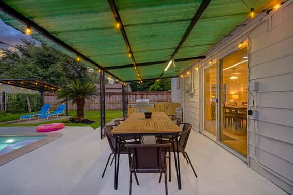 Newly updated Cozy Home with Pool, Patio, BBQ! 5BR - Image 3