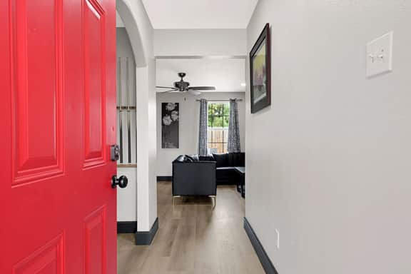 Newly updated Cozy Home with Pool, Patio, BBQ! 5BR