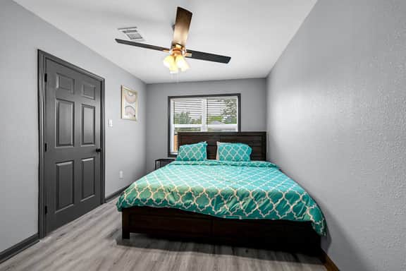Charming 1940 bungalow 4mi downtown & 2mi Heights