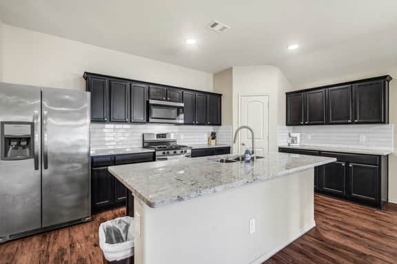 Newhouse/Grill/East houston/Channelview/Baytown/Sleeps 8 - Four-Bedroom House - Image 2