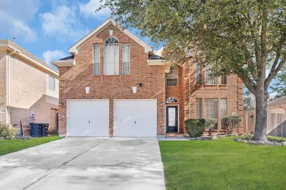 New 5BR/2.5 Ba. Hwy6/Copperfield - Image 2