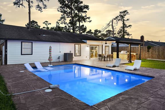 New Design Home with Pool, Patio, BBQ! 5BR 9 beds - Image 1