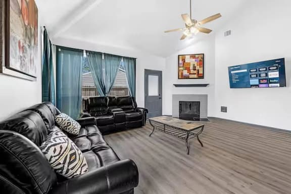 New 5BR/2.5 Ba. Hwy6/Copperfield - Image 1